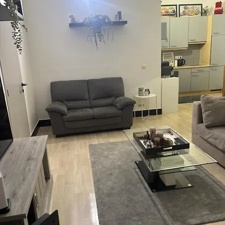 Bindi Little Palace Apartment