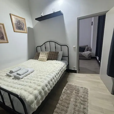 Bindi Little Palace Apartment